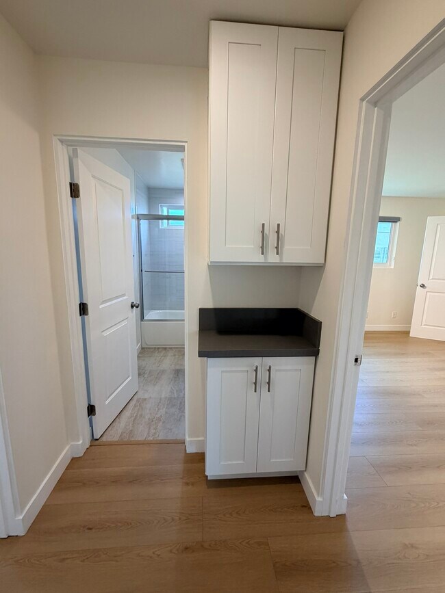 Linen Closet - 1724 Arizona Ave