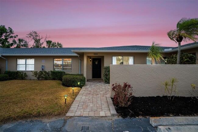 Primary Photo - 6884 W Country Club Ln