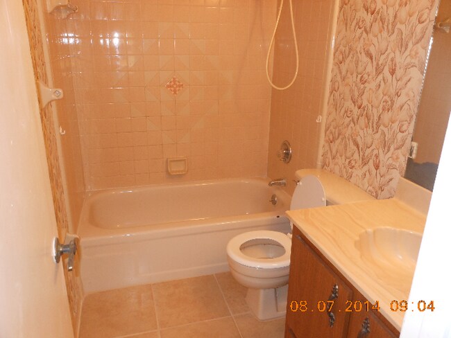 Building Photo - BEAUTIFUL 3 BEDROOM 2 BATH LOCATED IN PORT...