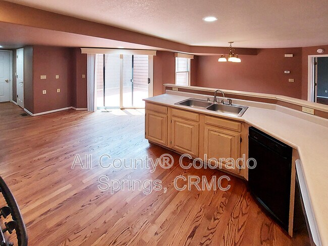 Building Photo - 6568 Foxdale Cir