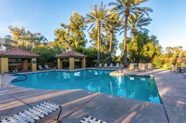 Building Photo - 4925 E Desert Cove Ave