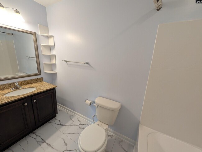 Building Photo - 13 Lillie Ln