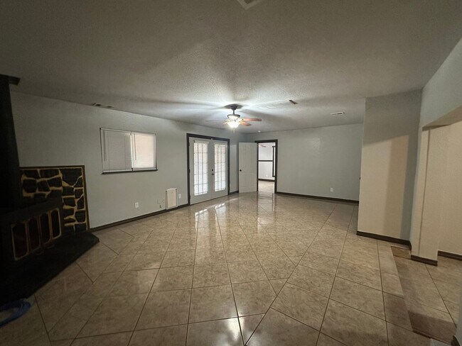 Building Photo - 900 Flamingo Ave