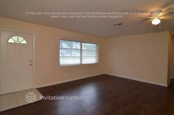 Building Photo - 11124 64th Terrace N