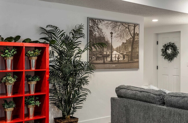 Building Photo - 2273 N Elderberry Dr