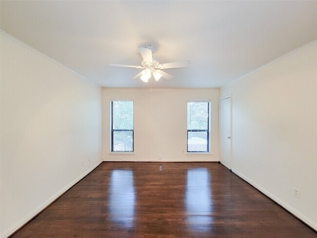 Building Photo - 1601 S Shepherd Dr