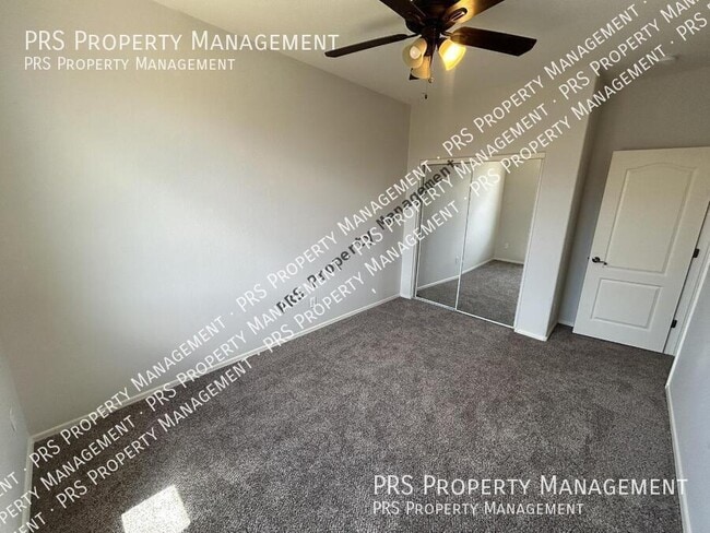 Building Photo - 3651 E Sundance Ave