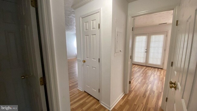 Building Photo - 6015 Rock Glen Dr