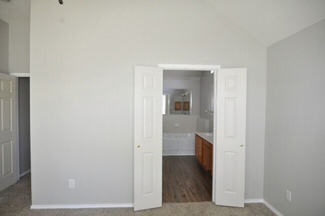 Building Photo - VIEW NOW/COMING SOON - Charming Cul-de-Sac Home in Rockwall with Flexible Floorplan & Spacious Ba...
