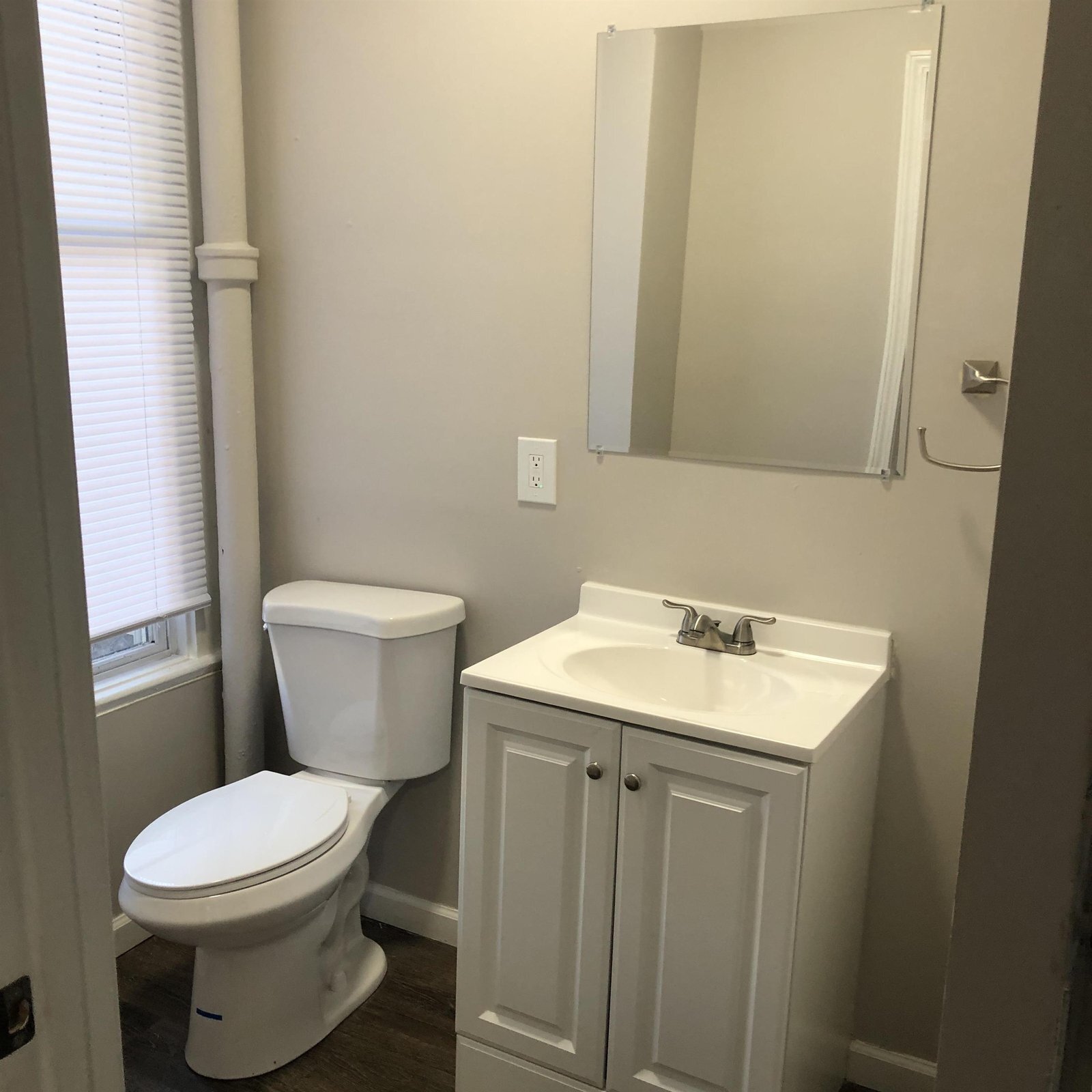 Building Photo - 2327 Duncan St