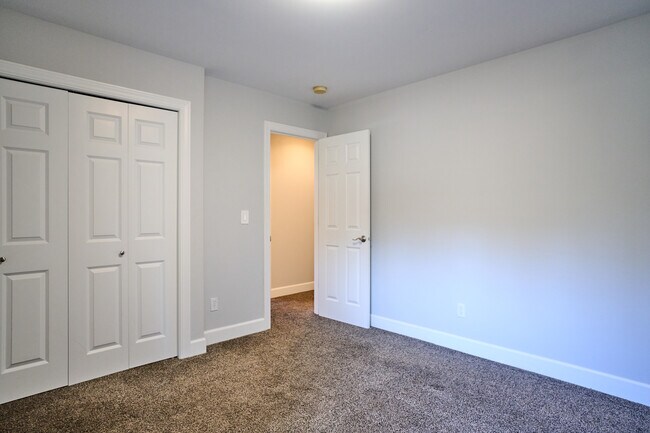 Building Photo - 10028 124th Ave NE