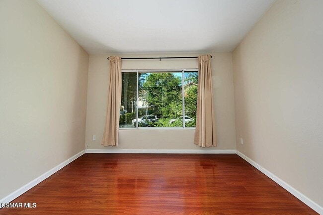 Building Photo - 4827 La Vella Dr