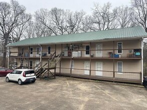 Building Photo - 257 SE Bell St