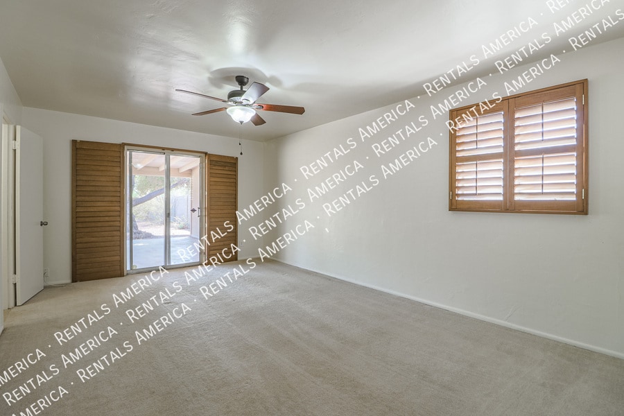 Building Photo - 4201 E Stanford Dr