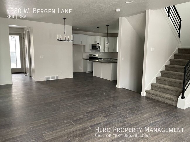 Building Photo - 4380 Bergen Ln