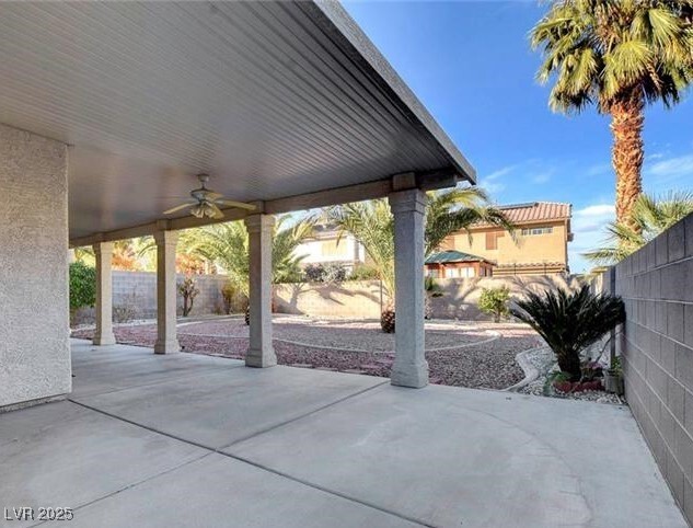 Building Photo - 9412 Warm Waters Ave