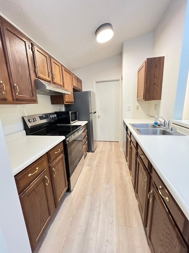 Building Photo - Bright & Spacious 2-Bedroom Condo in a Prime Florence Location!