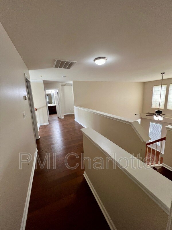 Building Photo - 7001 Mountain Top Ct