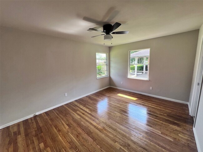 Building Photo - 5742 Flamingo Dr