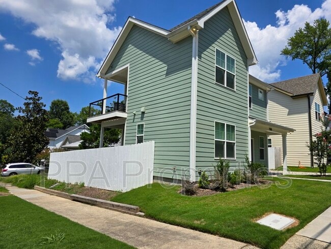 Building Photo - 1518 W Knox St