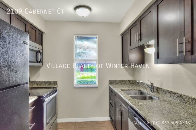Building Photo - Julian Hills Apartments: Your Oasis in Eag...