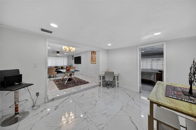 Building Photo - 19621 NW 11th Ct