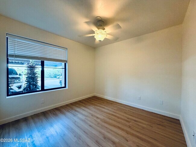 Building Photo - 5675 N Camino Esplendora
