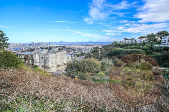 Building Photo - Twin Peaks - 2 BR, Office, 2.5 BA Townhome...