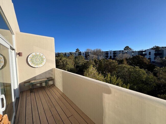 Building Photo - 772 Viento Cir