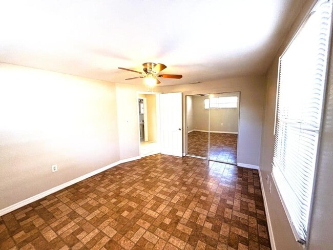 Building Photo - 10367 109th Ave