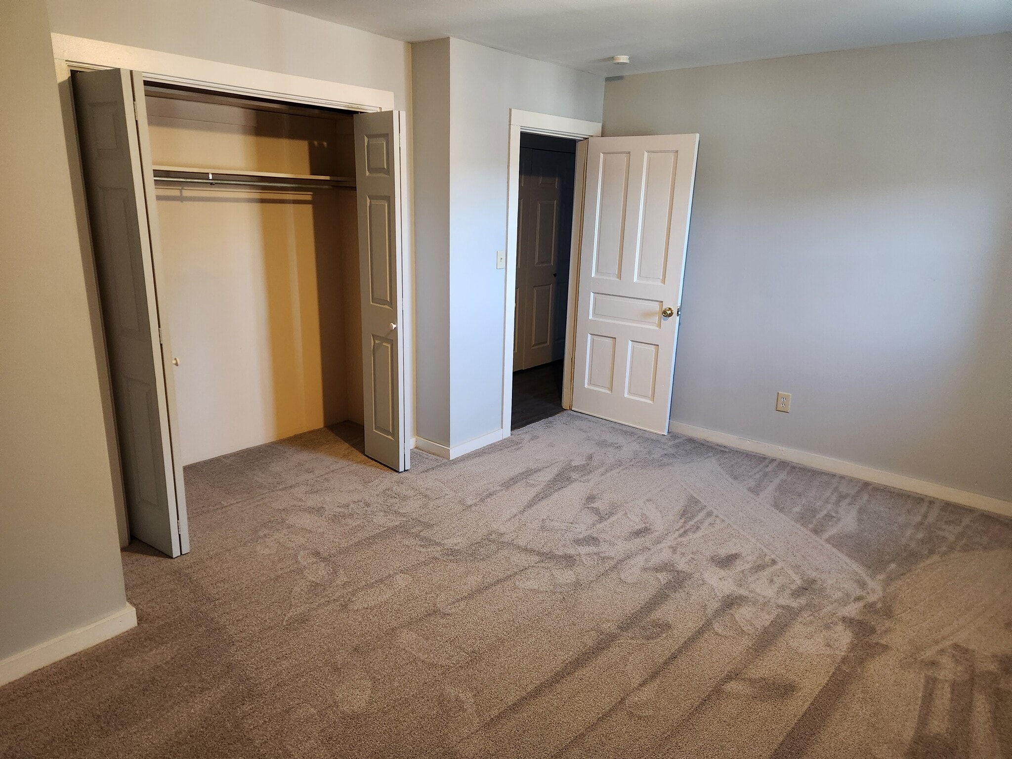 Main bedroom - 111 Verbeke St