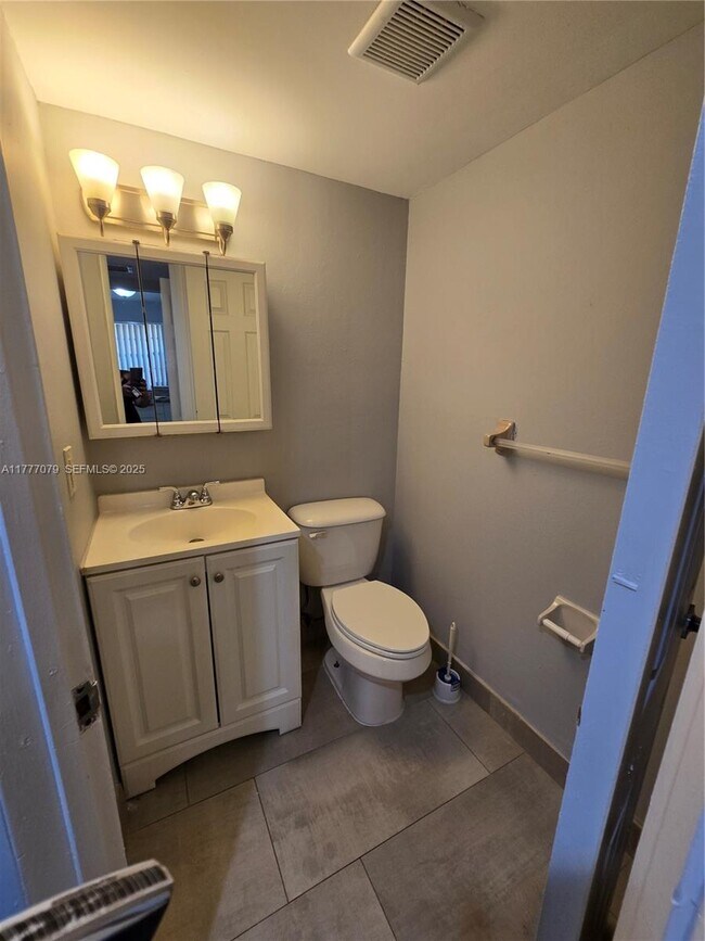 Building Photo - 11262 Royal Palm Blvd