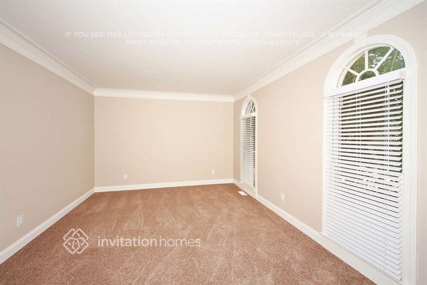 Building Photo - 1215 Mobile Way