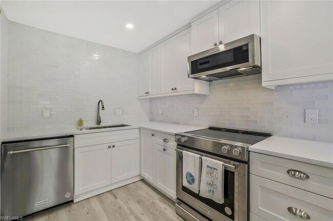 Building Photo - 354 Harbour Dr