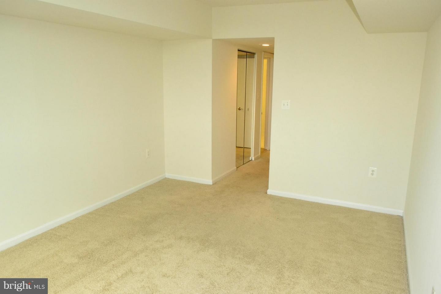 Building Photo - 1001 N Randolph St