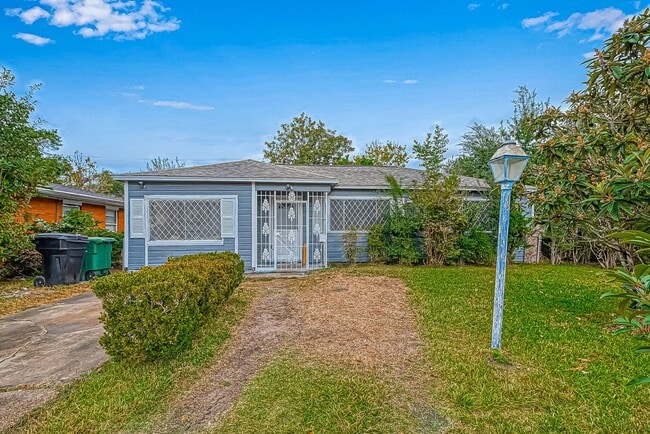 Primary Photo - Affordable spacious 4BD/2BA single-family ...