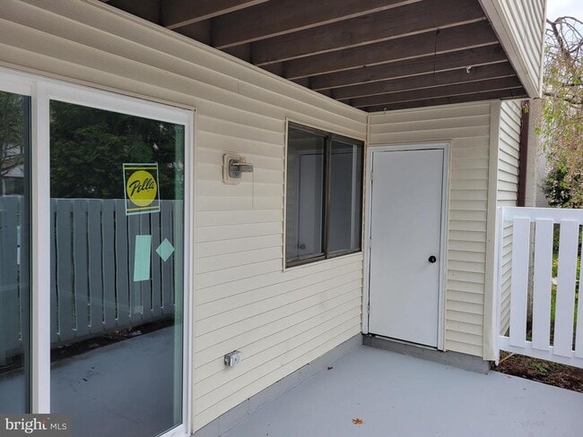 Building Photo - 2515 Cottonwood Ct