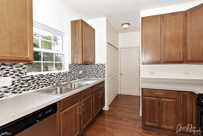 Building Photo - 2 br, 2 bath House - 2727 Kendall Xing