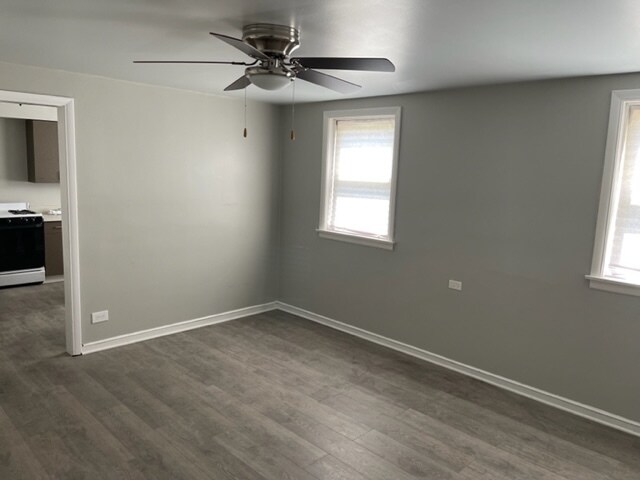 Building Photo - 2556 W 68th St