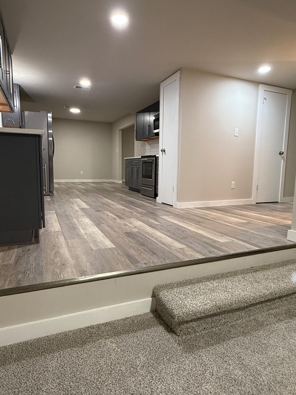 Building Photo - 6580 Fairway Dr W