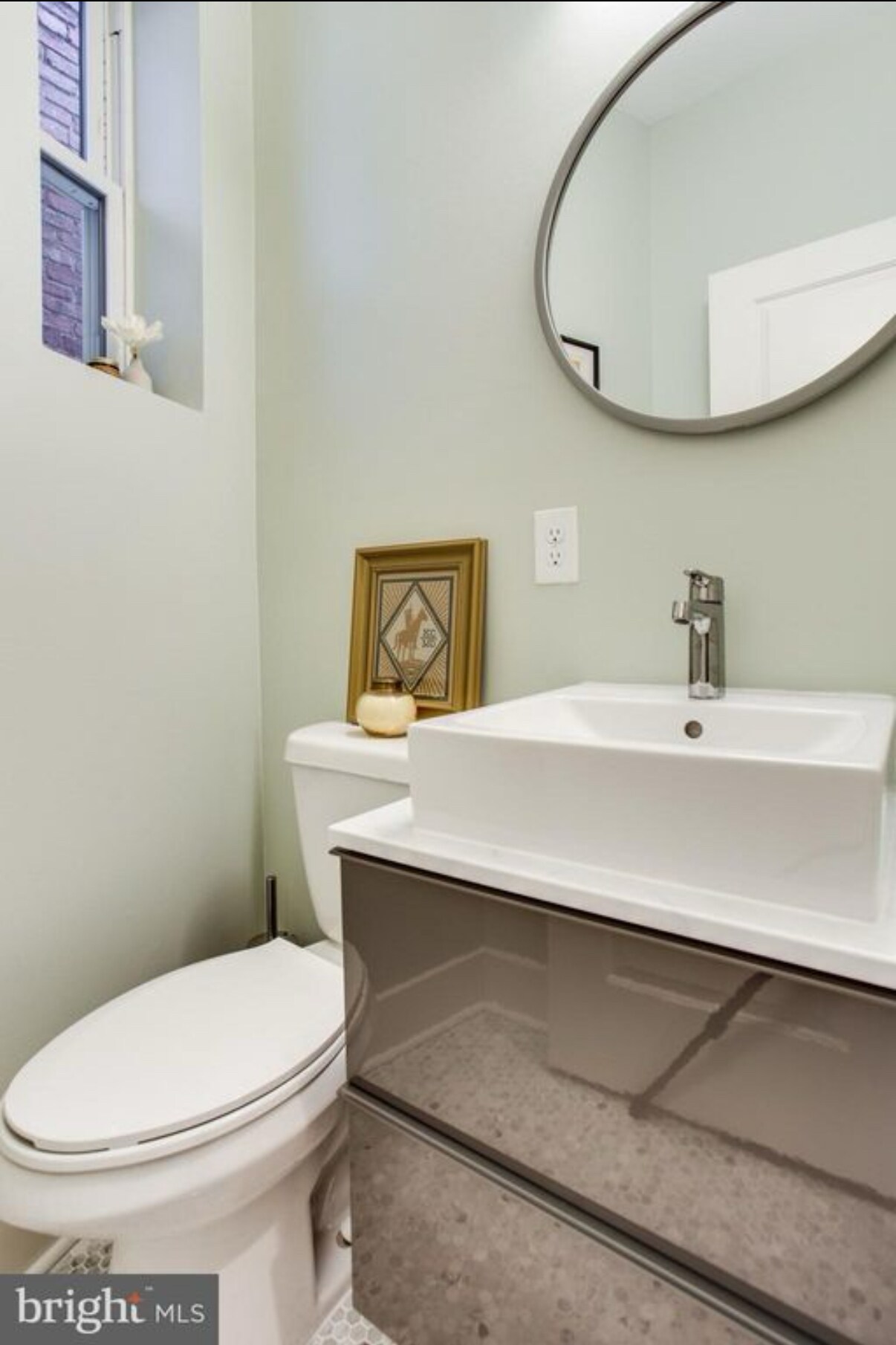 Half Bath - 1924 1st St NW
