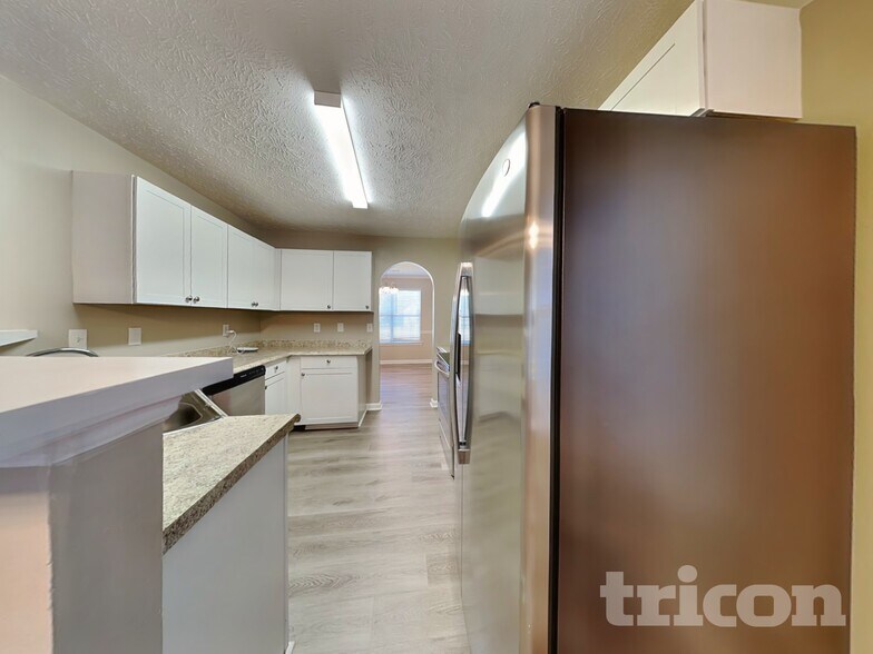 Building Photo - 266 Summer Hill Cir