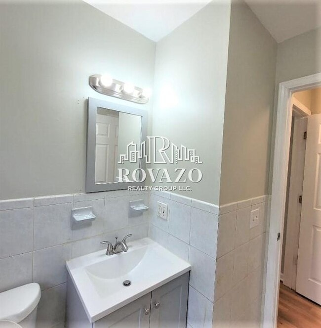 Building Photo - 82 Hawthorne Ave