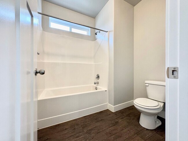 Building Photo - Spacious & Bright 3 Bedroom Condo with Pool Access, Garage, and Prime Lehi Location!
