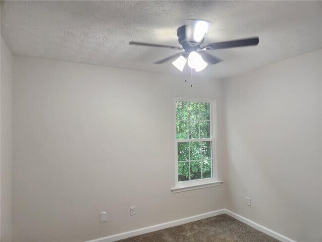 Building Photo - 5790 Hampton Ct