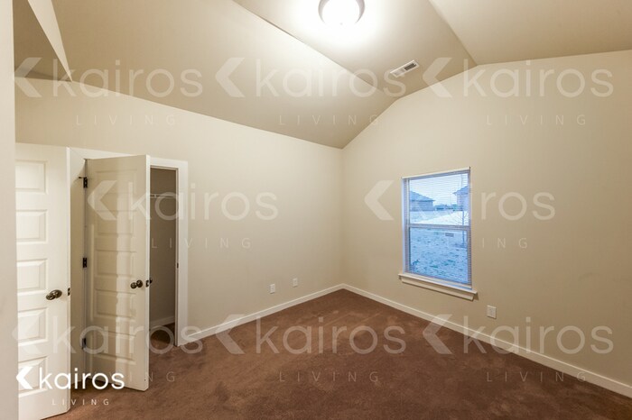 Building Photo - 26186 Valley Ridge Rd