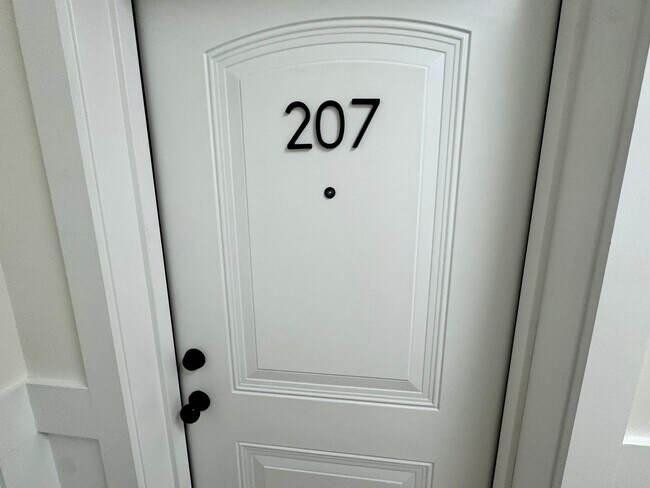 Building Photo - 420 Capstone Dr