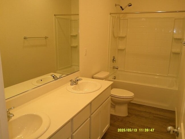 Building Photo - 670 Wisteria Ln
