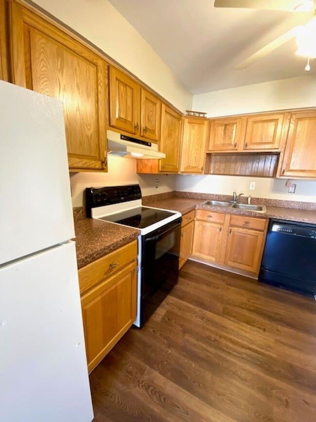 Building Photo - JUST REDUCED!!  Two Bedroom Condo on 2nd F...