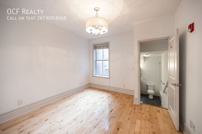 Building Photo - 1310 Spruce St